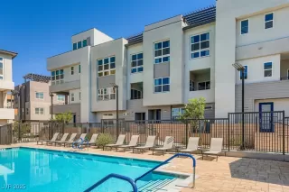 Photo #2: 2716112 Listing