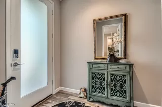 Photo #4: 2716112 Listing