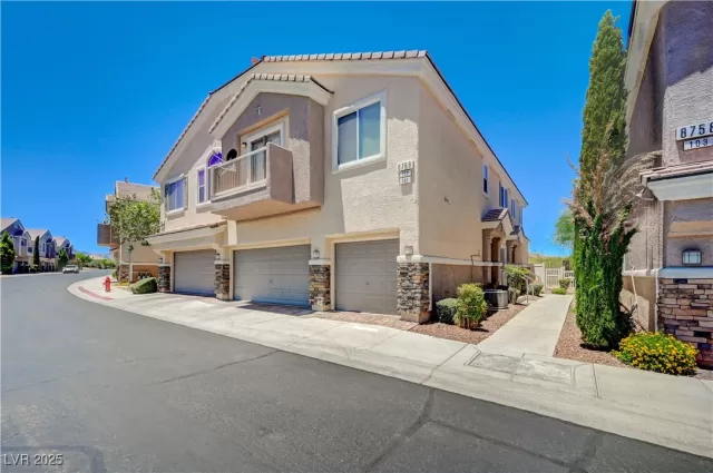 MLS: 2716114 Condo For Sale