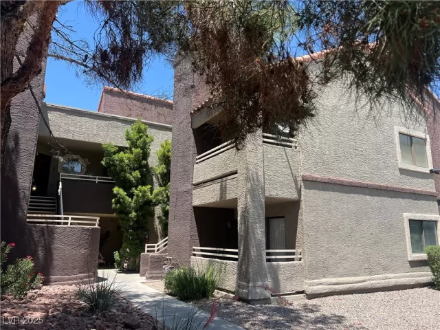 MLS: 2716139 Condo For Sale