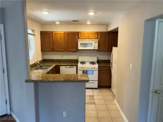 Photo #4: 2716139 Listing 