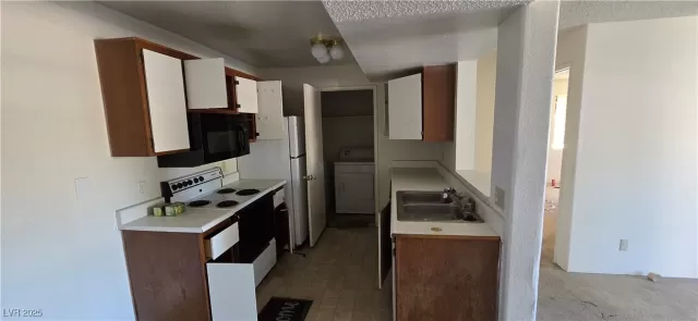 MLS: 2716149 Condo For Sale