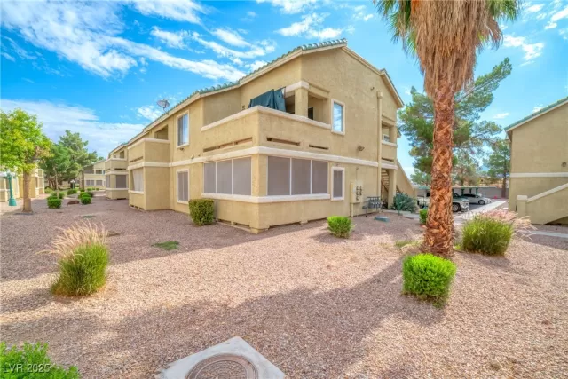 MLS: 2716159 Condo For Sale