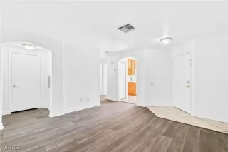 Photo #4: 2716159 Listing 