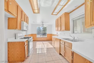 Photo #5: 2716159 Listing 