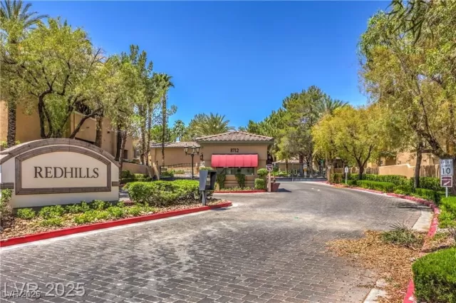 MLS: 2716185 Condo For Sale