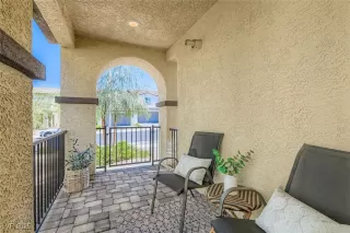 Photo #3: 2716208 Listing
