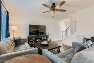 Photo #5: 2716208 Listing