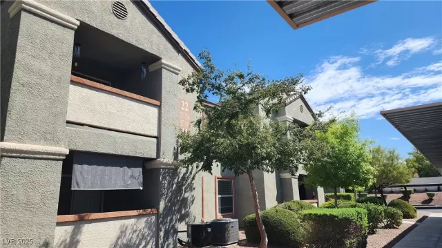 MLS: 2716262 Condo For Sale