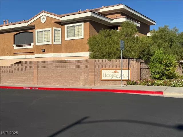 MLS: 2716266 Condo For Sale
