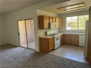 Photo #4: 2716266 Listing