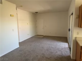 Photo #5: 2716266 Listing