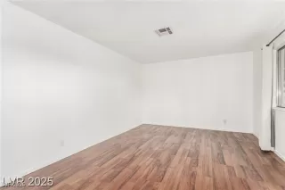 Photo #4: 2716292 Listing 