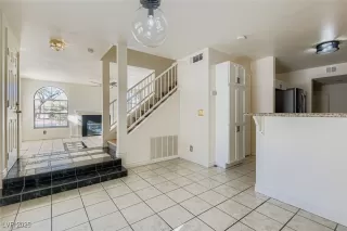 Photo #6: 2716320 Listing