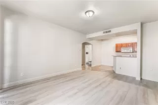 Photo #5: 2716323 Listing 