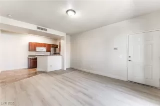 Photo #6: 2716323 Listing 