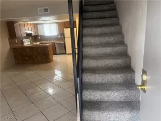 Photo #3: 2716325 Listing