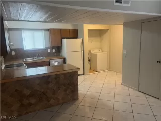 Photo #6: 2716325 Listing