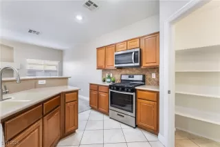 Photo #4: 2716329 Listing 