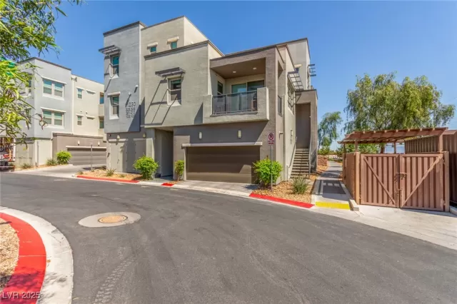 MLS: 2716367 Condo For Sale