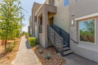 Photo #2: 2716367 Listing 