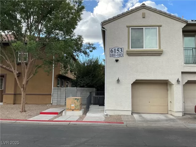 MLS: 2716382 Condo For Sale