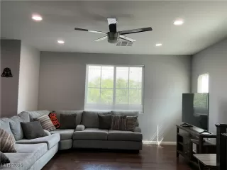 Photo #2: 2716382 Listing 