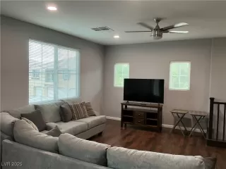 Photo #3: 2716382 Listing 