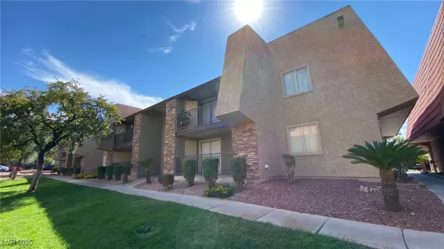 MLS: 2716417 Condo For Sale