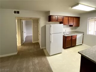 Photo #2: 2716417 Listing 