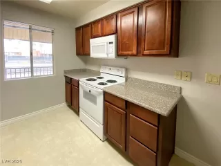 Photo #3: 2716417 Listing 