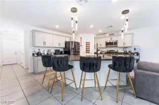 Photo #2: 2716428 Listing 