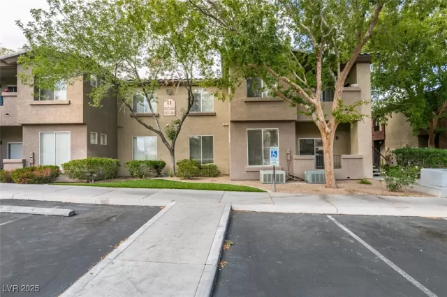 MLS: 2716444 Condo For Sale