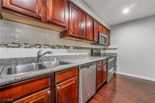 Photo #1: 2716455 Listing 