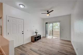 Photo #4: 2716480 Listing