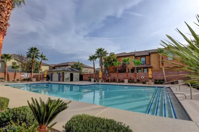 MLS: 2716482 Condo For Sale