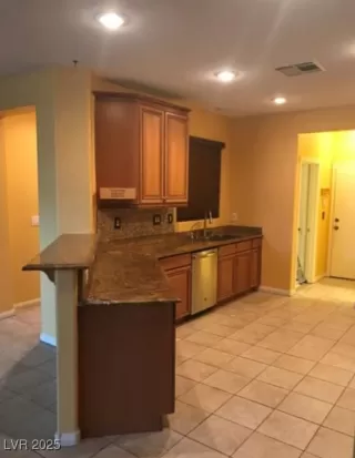 Photo #3: 2716482 Listing 