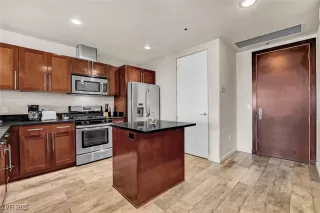 Photo #2: 2716485 Listing