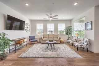 Photo #4: 2716491 Listing