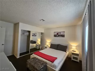 Photo #4: 2716502 Listing