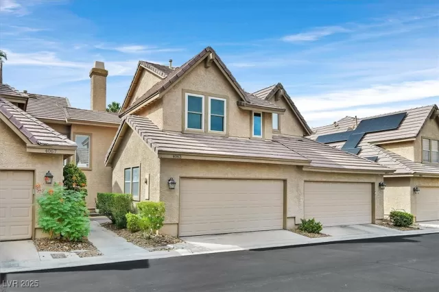 MLS: 2716557 Condo For Sale