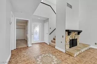 Photo #2: 2716557 Listing