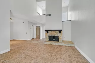 Photo #3: 2716557 Listing