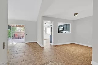 Photo #4: 2716557 Listing