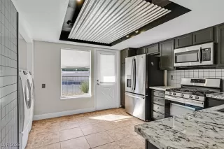 Photo #5: 2716557 Listing