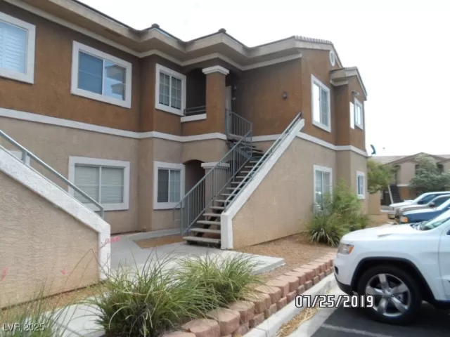 MLS: 2716564 Condo For Sale