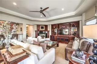 Photo #6: 2716568 Listing