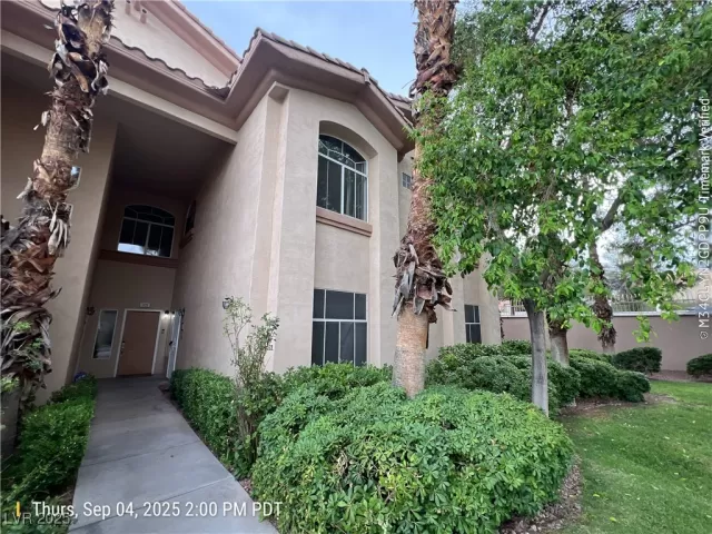 MLS: 2716578 Condo For Sale