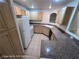 Photo #4: 2716578 Listing 