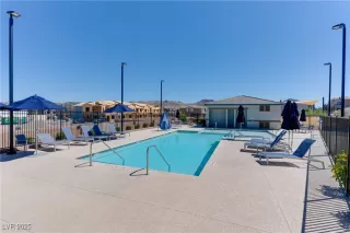 Photo #4: 2716580 Listing 